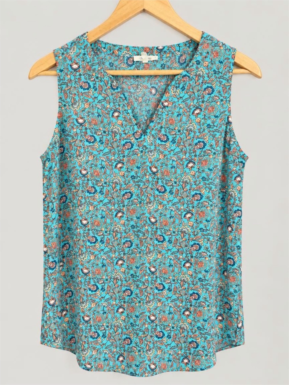 Maurices Turquoise Floral V-Neck Sleeveless Blouse - L